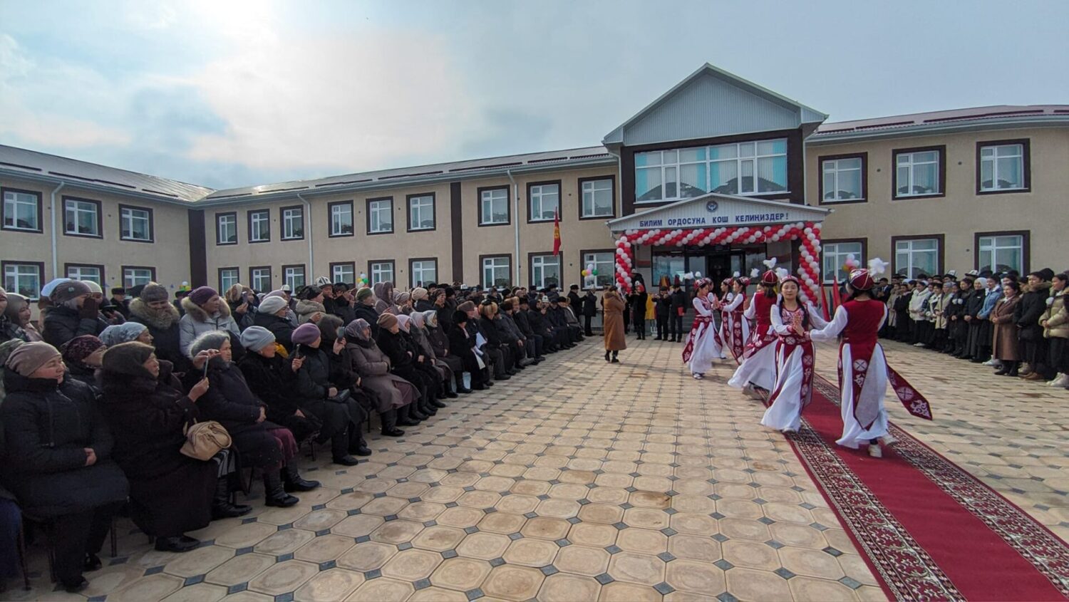 ТАЛАСТА ЖАӉЫ ЭКИ МЕКТЕП ПАЙДАЛАНУУГА БЕРИЛДИ