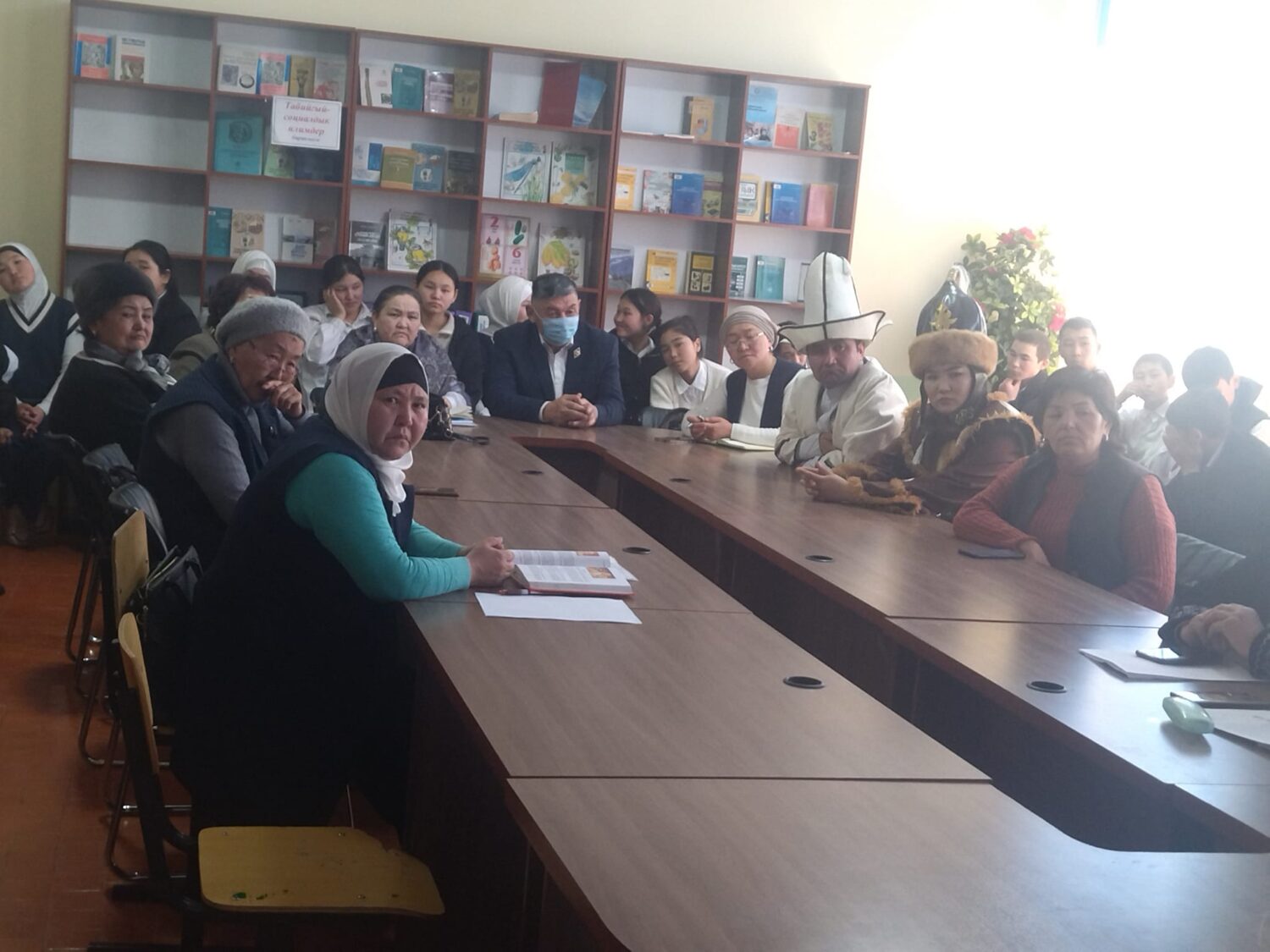 «КУРАМА ЖЫЙЫП ЖУРТ КЫЛДЫМ, КУЛААЛЫ ТАПТАП КУШ КЫЛДЫМ»