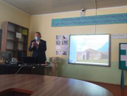 «КУРАМА ЖЫЙЫП ЖУРТ КЫЛДЫМ, КУЛААЛЫ ТАПТАП КУШ КЫЛДЫМ»