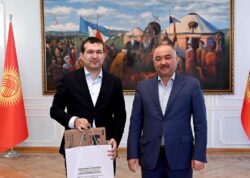 ТӨРАГА НУРЛАНБЕК ШАКИЕВ: “МАМЛЕКЕТ БИЛИМ БЕРҮҮ ТАРМАГЫНАН ЭЧ НЕРСЕНИ АЯБАШЫ КЕРЕК”