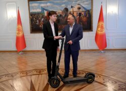 ТӨРАГА НУРЛАНБЕК ШАКИЕВ: “МАМЛЕКЕТ БИЛИМ БЕРҮҮ ТАРМАГЫНАН ЭЧ НЕРСЕНИ АЯБАШЫ КЕРЕК”