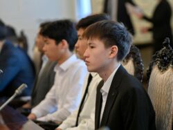 ТӨРАГА НУРЛАНБЕК ШАКИЕВ: “МАМЛЕКЕТ БИЛИМ БЕРҮҮ ТАРМАГЫНАН ЭЧ НЕРСЕНИ АЯБАШЫ КЕРЕК”