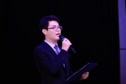 ЭНЕ ТИЛ КҮНҮНӨ КАРАТА СЫЙ-УРМАТ