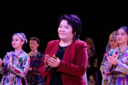 ЭНЕ ТИЛ КҮНҮНӨ КАРАТА СЫЙ-УРМАТ