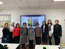 КМУНУН ОКУТУУЧУЛАРЫ АЛМАТЫДА ЛЕКЦИЯ ӨТҮҮДӨ