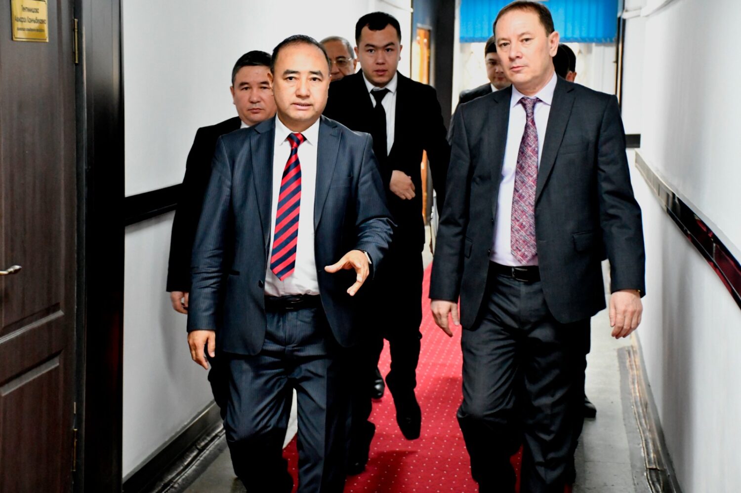 БҮТКҮЛ ДҮЙНӨЛҮК ЭНЕ ТИЛ КҮНҮНӨ АРНАЛГАН КЕЧЕ