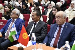 БҮТКҮЛ ДҮЙНӨЛҮК ЭНЕ ТИЛ КҮНҮНӨ АРНАЛГАН КЕЧЕ