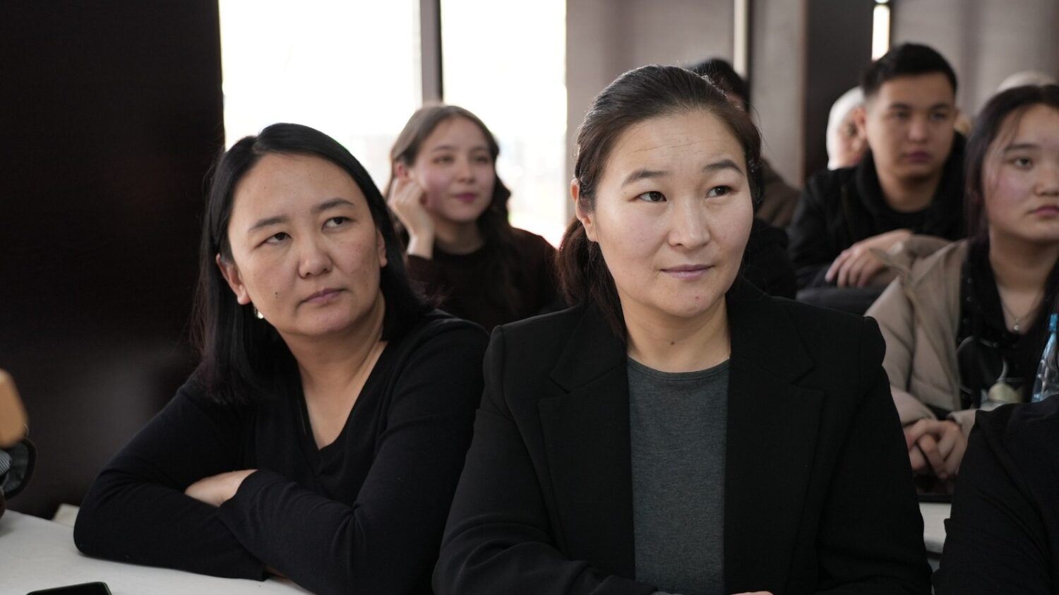 ЭЛ АРАЛЫК ЭНЕ ТИЛ КҮНҮНӨ АРНАЛДЫ