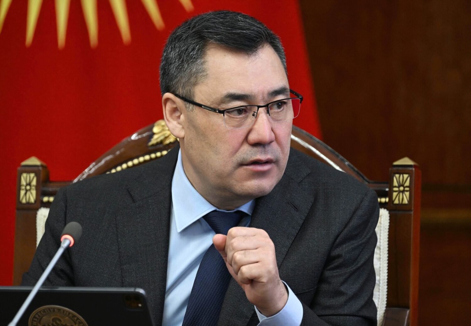 ПРЕЗИДЕНТ КЫРГЫЗСТАНДЫН МЕКТЕПТЕРИНДЕГИ БИЛИМ БЕРҮҮНҮ МОДЕРНИЗАЦИЯЛООНУН НЕГИЗГИ БАГЫТТАРЫН БЕЛГИЛЕДИ