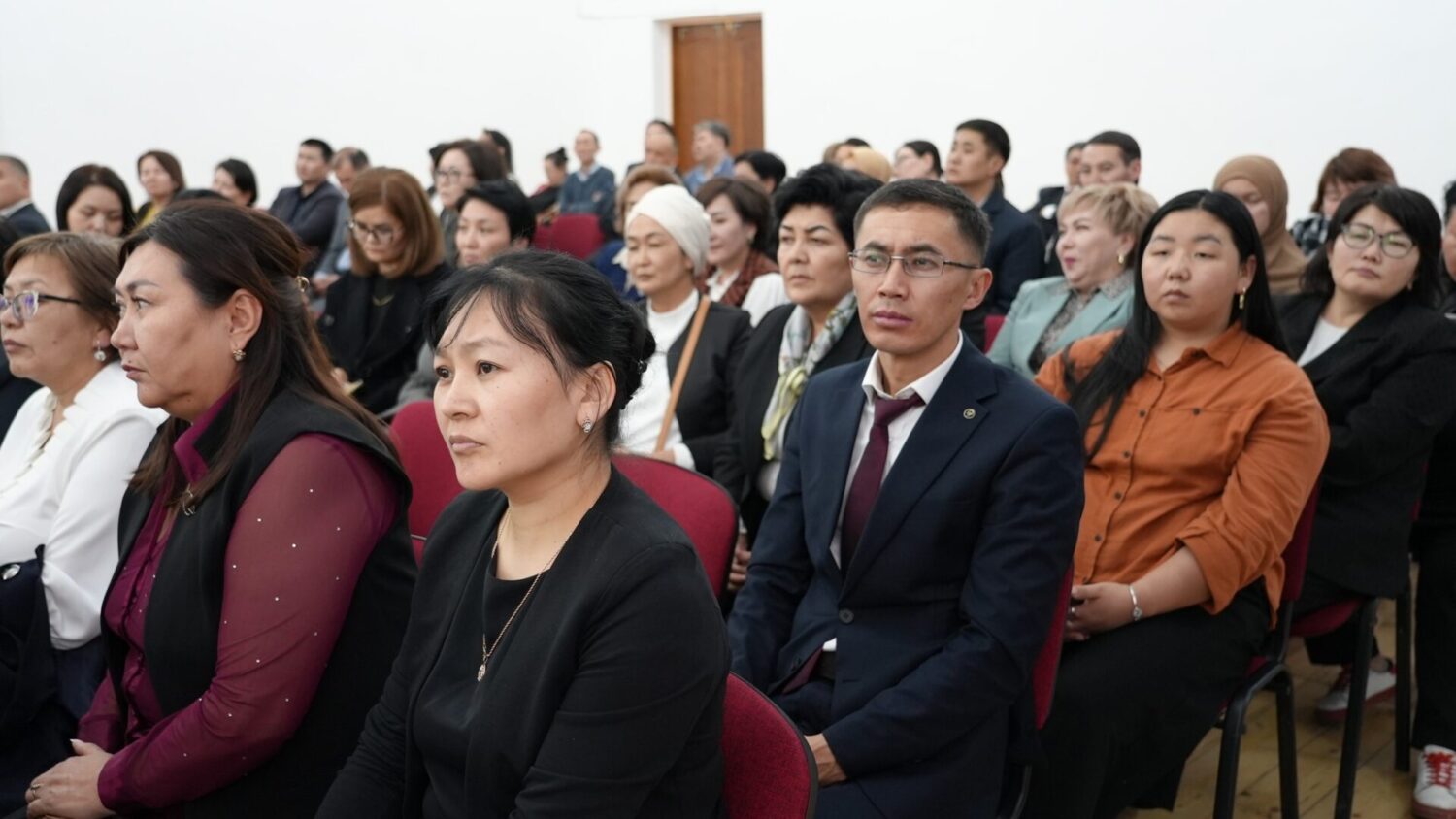 КМУ АККРЕДИТАЦИЯДАН ИЙГИЛИКТҮҮ ӨТТҮ