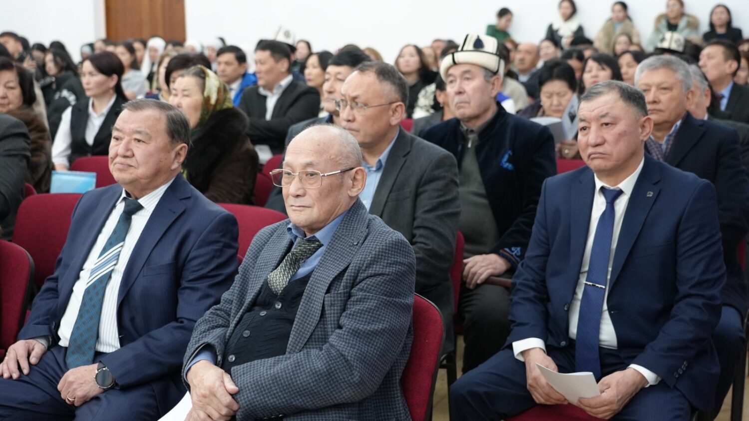 СОВЕТБЕК БАЙГАЗИЕВДИН ЭМГЕКТЕРИ