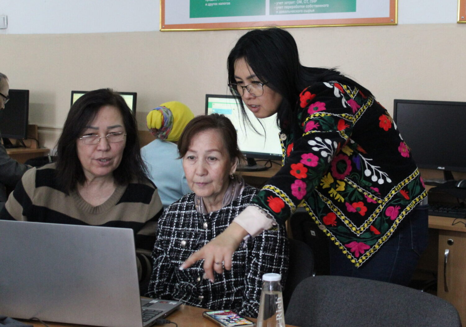 Жасалма интеллект: мугалимдерге чоң жардамчы