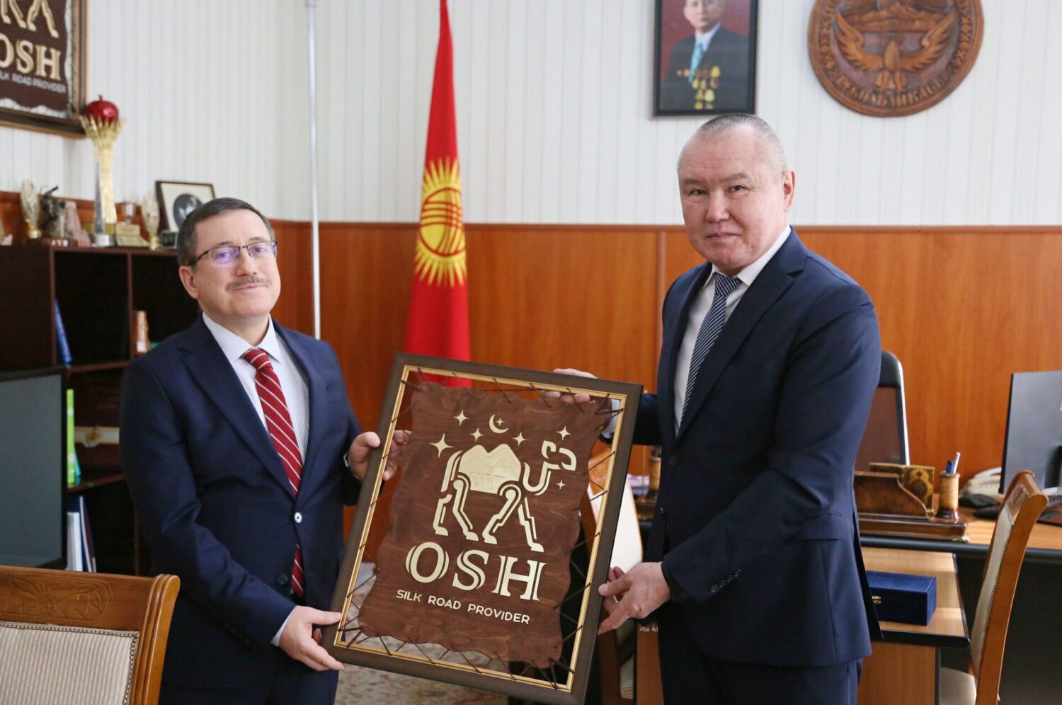 ОШМУНУН КЛИНИКАСЫНДА БООР, БӨЙРӨККӨ ОПЕРАЦИЯЛАР ЖАСАЛАТ