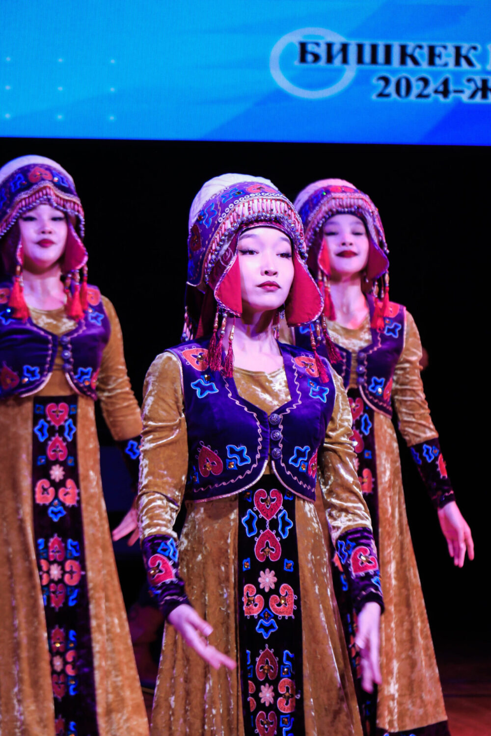 БИЛИМ ОЛИМПИНЕ ИНТЕЛЛЕКТУАЛДАР ЧЫКТЫ