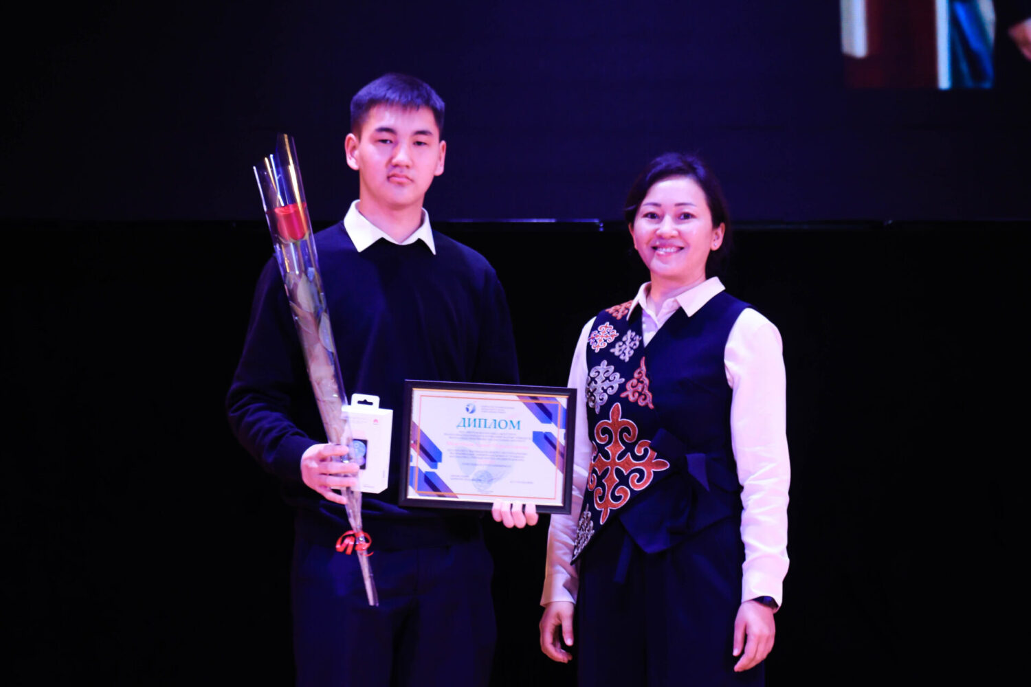 БИЛИМ ОЛИМПИНЕ ИНТЕЛЛЕКТУАЛДАР ЧЫКТЫ