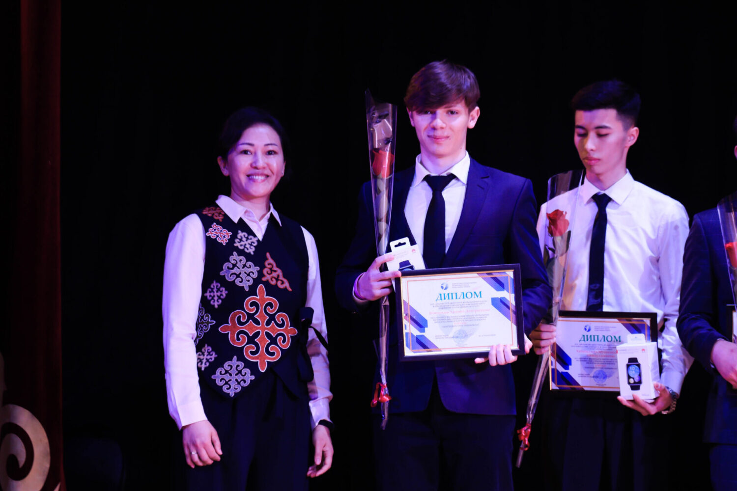 БИЛИМ ОЛИМПИНЕ ИНТЕЛЛЕКТУАЛДАР ЧЫКТЫ