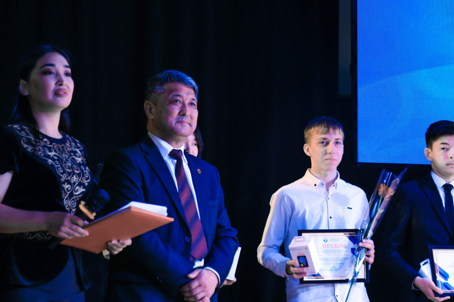 БИЛИМ ОЛИМПИНЕ ИНТЕЛЛЕКТУАЛДАР ЧЫКТЫ