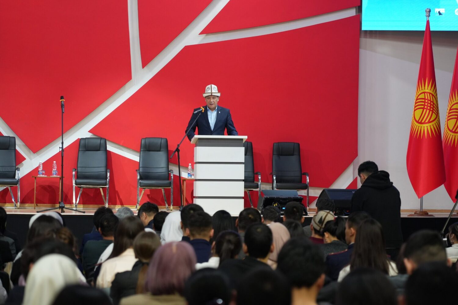 “Заманбап кыргыз тили 2.0”: бизнес кыргыз тилин тандады