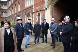 НУРЛАНБЕК ШАКИЕВ КЕМБРИДЖДЕ