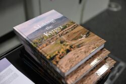 НУРЛАНБЕК ШАКИЕВ КЕМБРИДЖДЕ