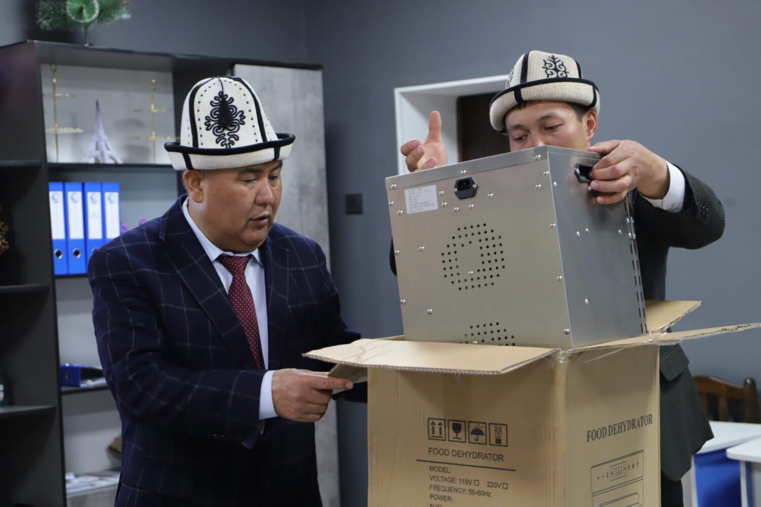 ОшМПУнун ЖАШ СТАРТАПЕРЛЕРИНЕ ГРАНТТАР ТАПШЫРЫЛДЫ