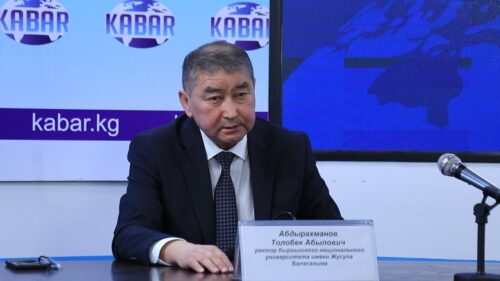 Төлөбек Абдырахманов: «Бишкектеги балдардын кырк пайызы алты жашынан мектепке барат»
