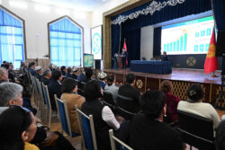 Минкаб башчысы КУУнун студенттерине лекция окуду