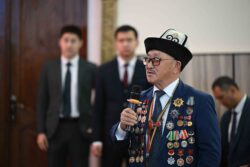 Минкаб башчысы КУУнун студенттерине лекция окуду