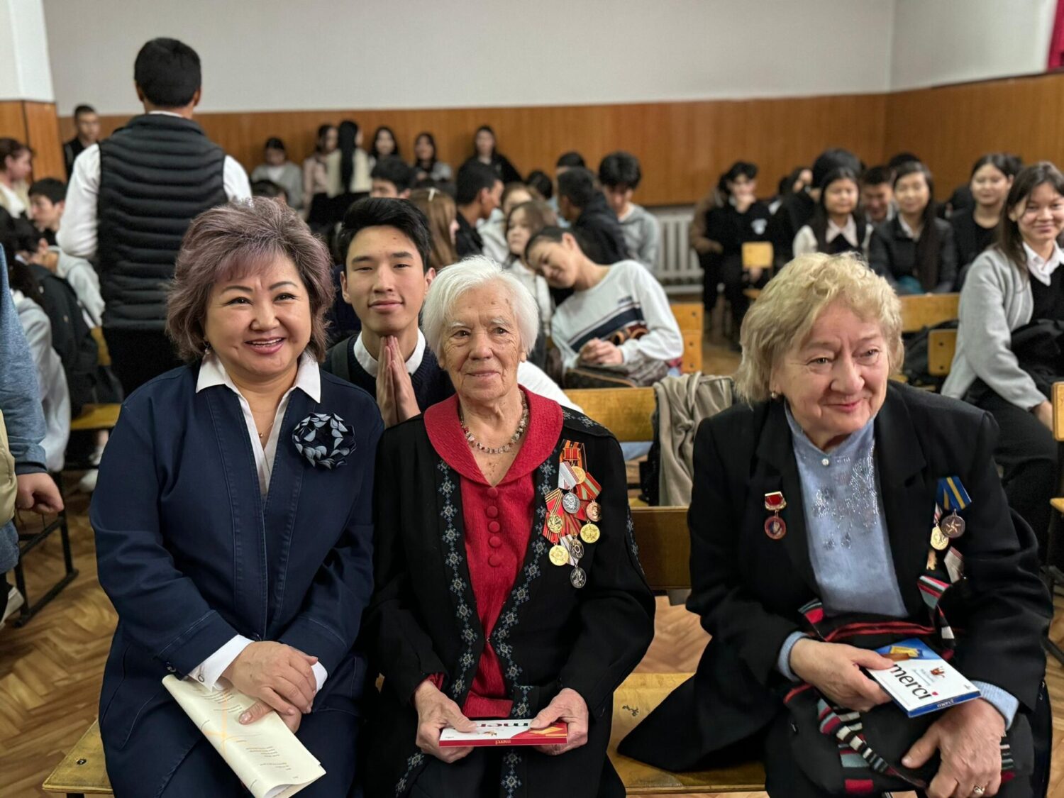 ВСТРЕЧА С ВЕТЕРАНАМИ ИНСТИТУТА КОСМИЧЕСКИХ ИССЛЕДОВАНИЙ