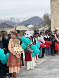 “Өнөрүң болсо, өргө чап”. Балыкчыдагы “Өнөртай” фестивалы