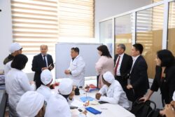 КЫРГЫЗСТАНДА БИРИНЧИ ЖОЛУ БООР АЛМАШТЫРУУ ОПЕРАЦИЯСЫ ОШМУДА ЖАСАЛАТ