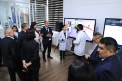 КЫРГЫЗСТАНДА БИРИНЧИ ЖОЛУ БООР АЛМАШТЫРУУ ОПЕРАЦИЯСЫ ОШМУДА ЖАСАЛАТ