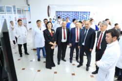 КЫРГЫЗСТАНДА БИРИНЧИ ЖОЛУ БООР АЛМАШТЫРУУ ОПЕРАЦИЯСЫ ОШМУДА ЖАСАЛАТ