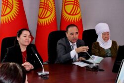 «ЭНЕ АДАТЫ — КЫЗГА ҮЛГҮ»