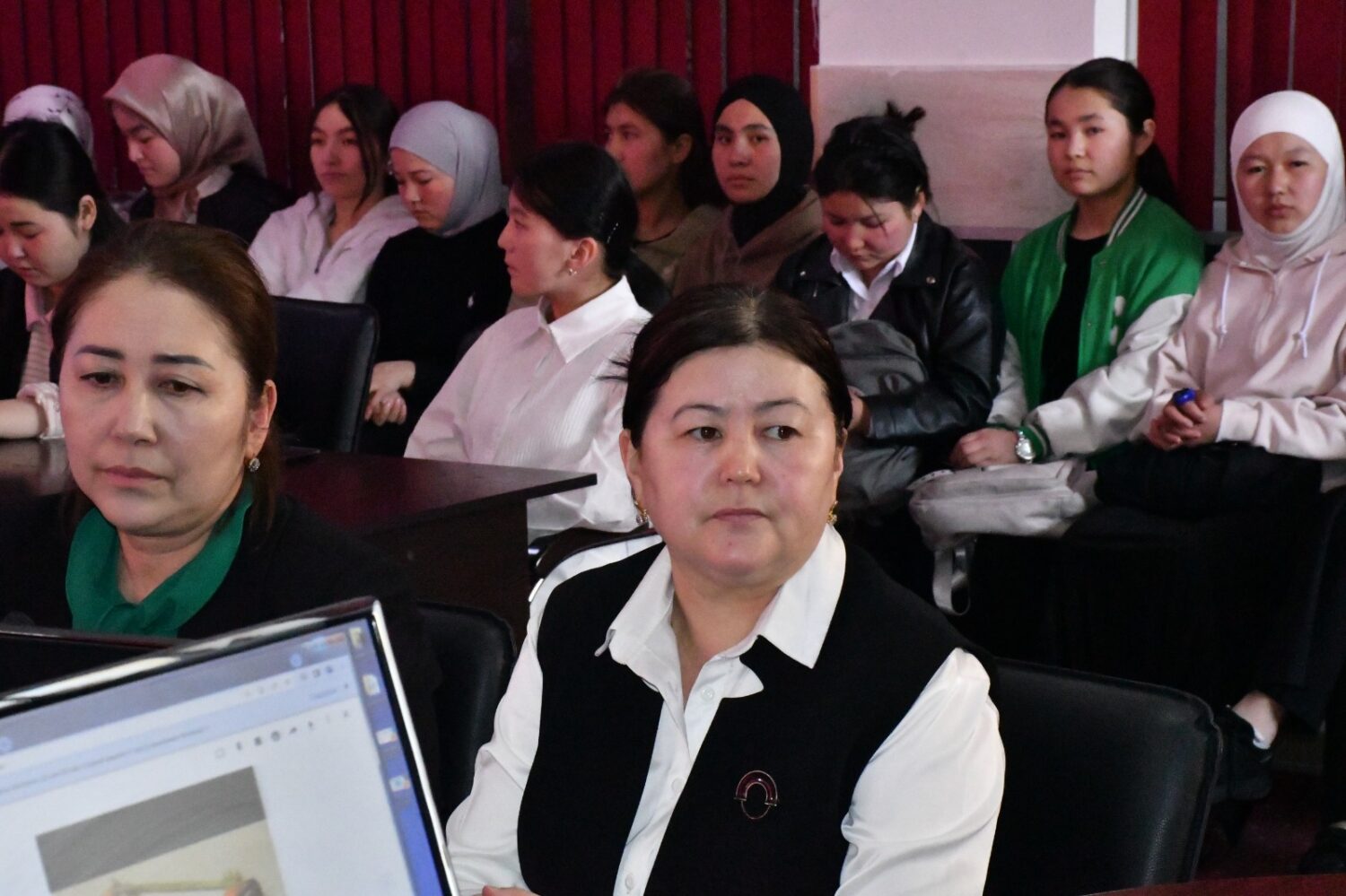 «ЭНЕ АДАТЫ — КЫЗГА ҮЛГҮ»