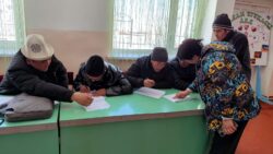 ПАМИРДЕН КЕЛГЕН КЫРГЫЗДАР КЕСИПТИК ЛИЦЕЙДЕ ОКУТУЛАТ
