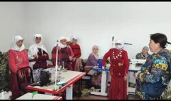 ПАМИРДЕН КЕЛГЕН КЫРГЫЗДАР КЕСИПТИК ЛИЦЕЙДЕ ОКУТУЛАТ