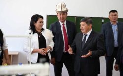 Акылбек Жапаров: курулушу көп жылдан бери созулуп жаткан мектептердин 80 пайызы курулуп бүттү