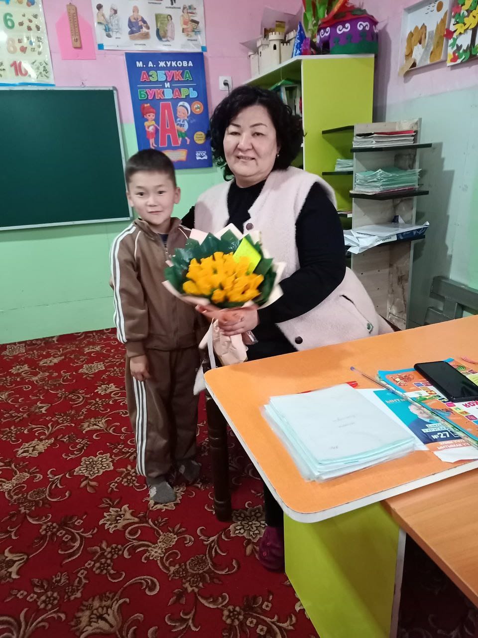 ЛЕЙЛЕКТЕ «100 ОКУУЧУДАН 100 БЕЛЕК» АКЦИЯСЫ ЖЫЙЫНТЫКТАЛДЫ