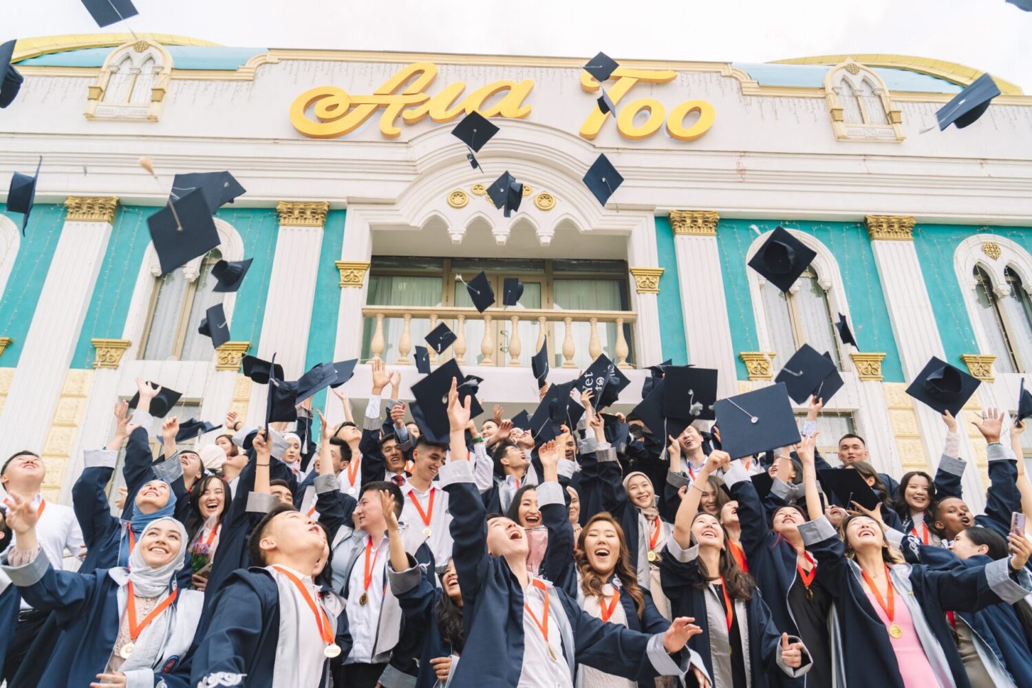 “Ала-Тоо” Эл аралык университети – дүйнөгө ачылган каалга!