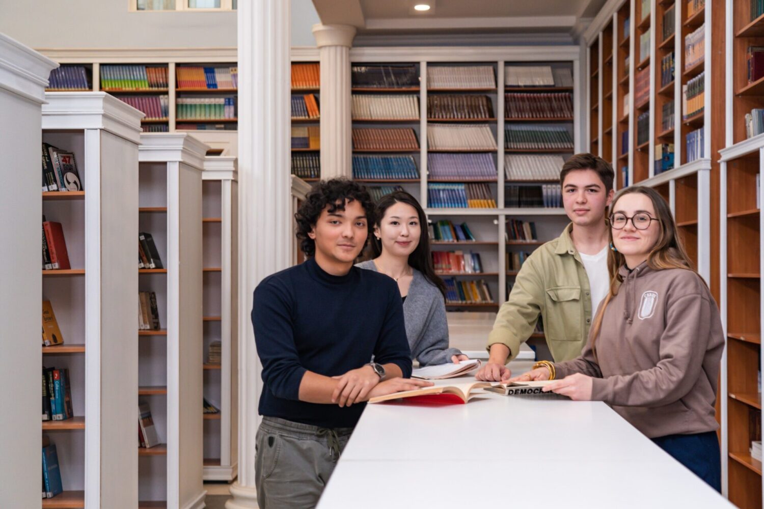 “Ала-Тоо” Эл аралык университети – дүйнөгө ачылган каалга!