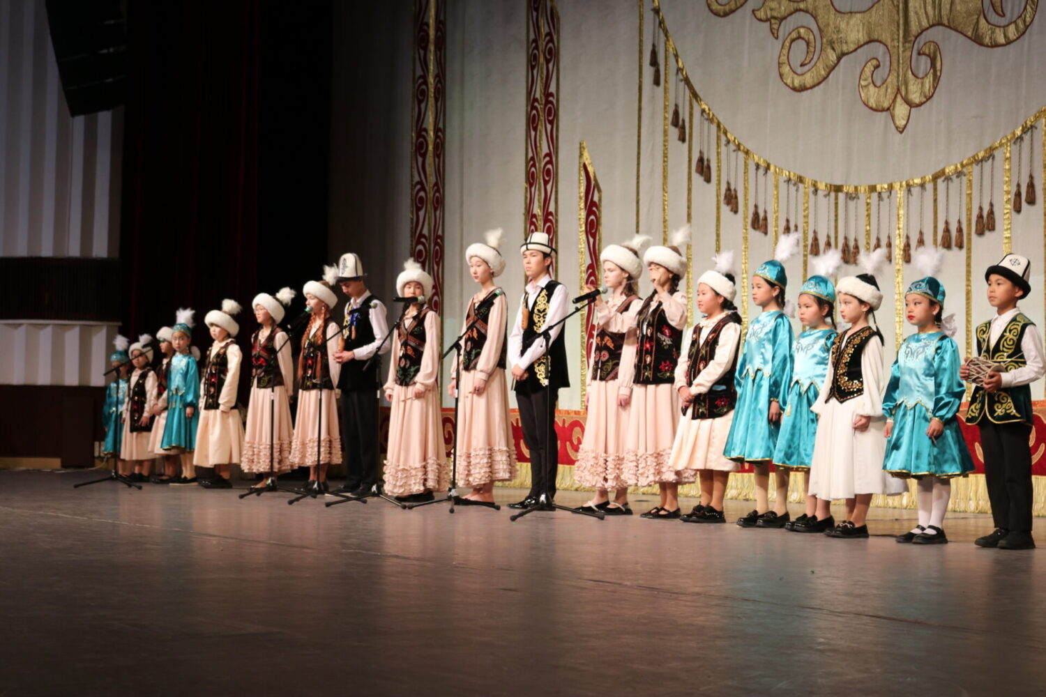 «Балажан менен кыялдан…»