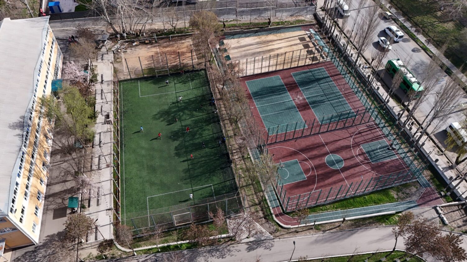 КЫРГЫЗ-ӨЗБЕК ЭЛ АРАЛЫК УНИВЕРСИТЕТИ – ЖАҢЫ ДООРДУН АЛТЫН ТУТКАСЫ!