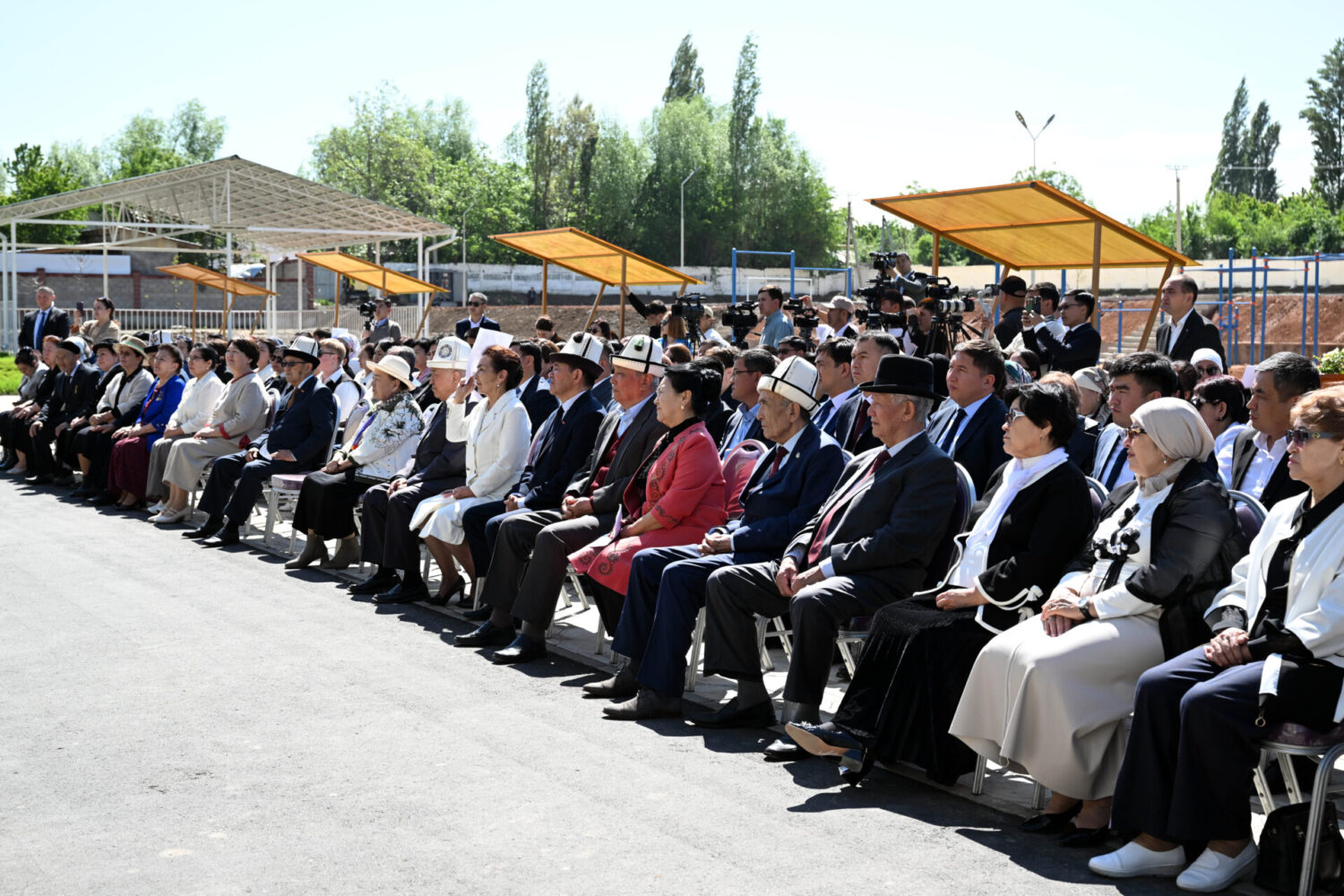 ПРЕЗИДЕНТ САДЫР ЖАПАРОВ: Ар бир курулган мектеп— өлкөбүздүн өнүгүүсүнө кошулган салым