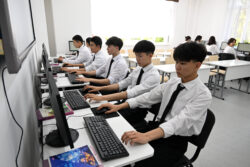 ПРЕЗИДЕНТ САДЫР ЖАПАРОВ: Ар бир курулган мектеп— өлкөбүздүн өнүгүүсүнө кошулган салым