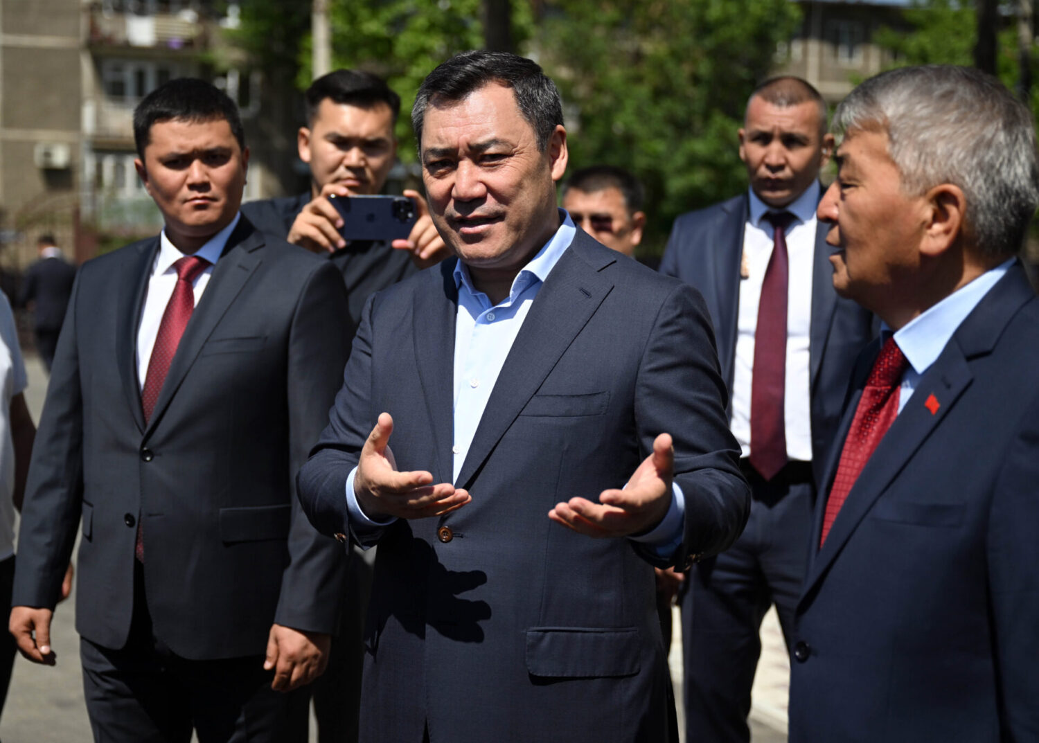 ПРЕЗИДЕНТ САДЫР ЖАПАРОВ: Ар бир курулган мектеп— өлкөбүздүн өнүгүүсүнө кошулган салым