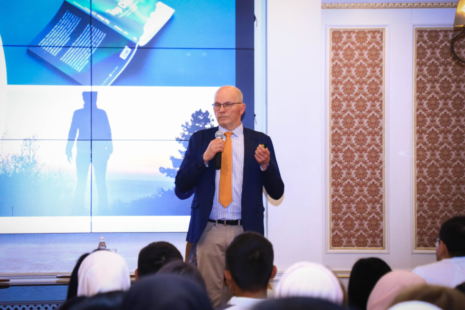 АР БИР ӨЛКӨДӨ БИЛИМ БЕРҮҮ СУВЕРЕНИТЕТИ БОЛУШУ КЕРЕК