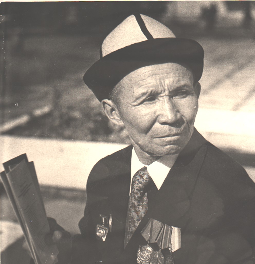 ЭМГЕК СИҢИРГЕН МУГАЛИМ М.ЖАНАЛИЕВ: БААРЫ ГЕОГРАФИЯ ИЛИМИНЕ КӨЗ КАРАНДЫ