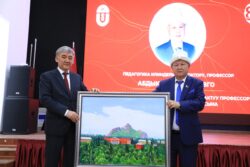 Профессор Абдыкерим Муратов ОшМУнун ардактуу профессору