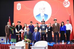 Профессор Абдыкерим Муратов ОшМУнун ардактуу профессору